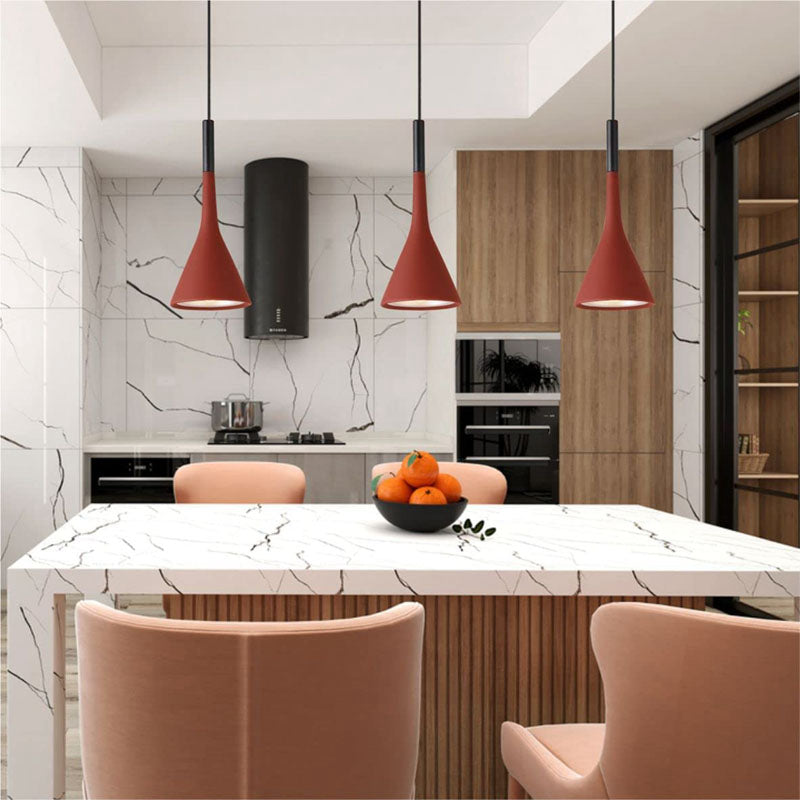 3 red pendant lamp above the dining table